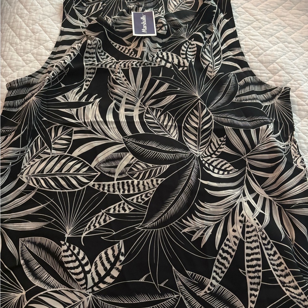 Banana Republic Monochrome Leaf Pattern Top